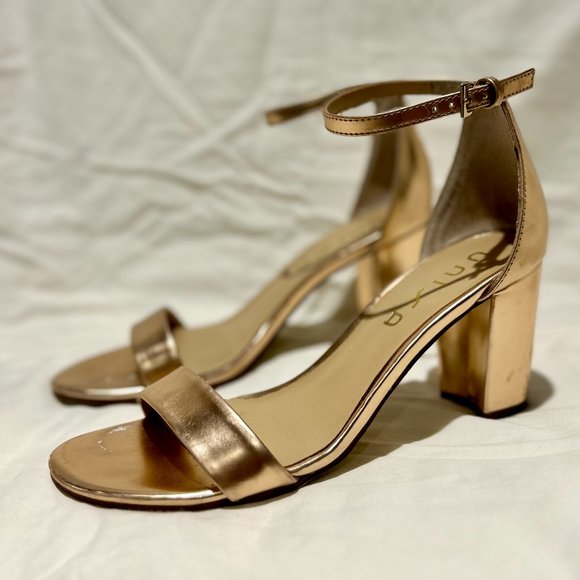 UNISA ROSE GOLD BLOCK HEEL SANDAL 9.5W - Picture 1 of 4